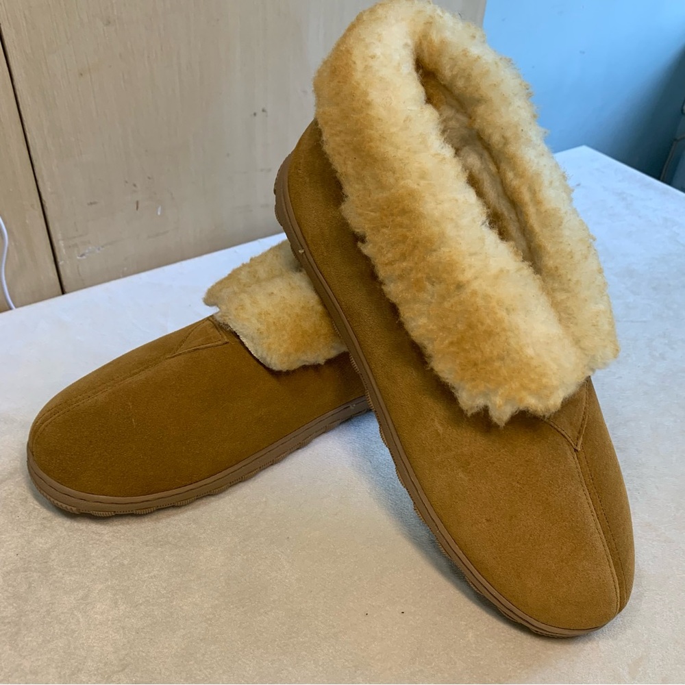 Guide Gear like new men’s Sherpa suede roll top boogie slippers fleece size 10